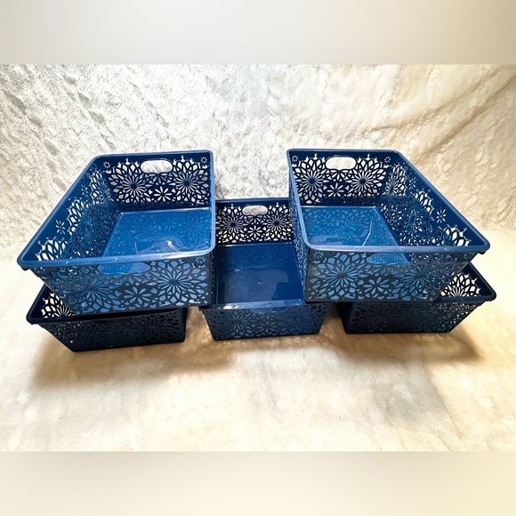 Other - Set of 5 Plastic Daisy Cut Out Storage Baskets Storage Bins Shelf Organizers